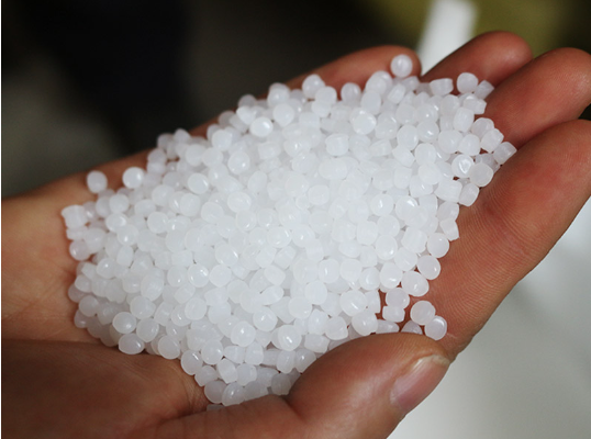 تصر شركة Yantai Double Plastic Industry Co., Ltd. على استخدام مواد خام HDPE خام بنسبة 100% لإنشاء شبكات بلاستيكية متينة وعالية الجودة وصديقة للبيئة